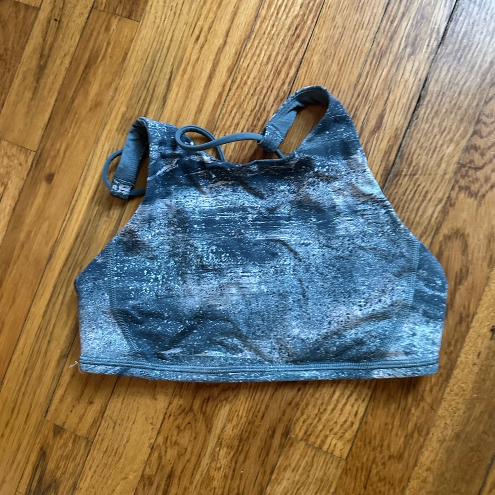 Lulu lemon sports bra